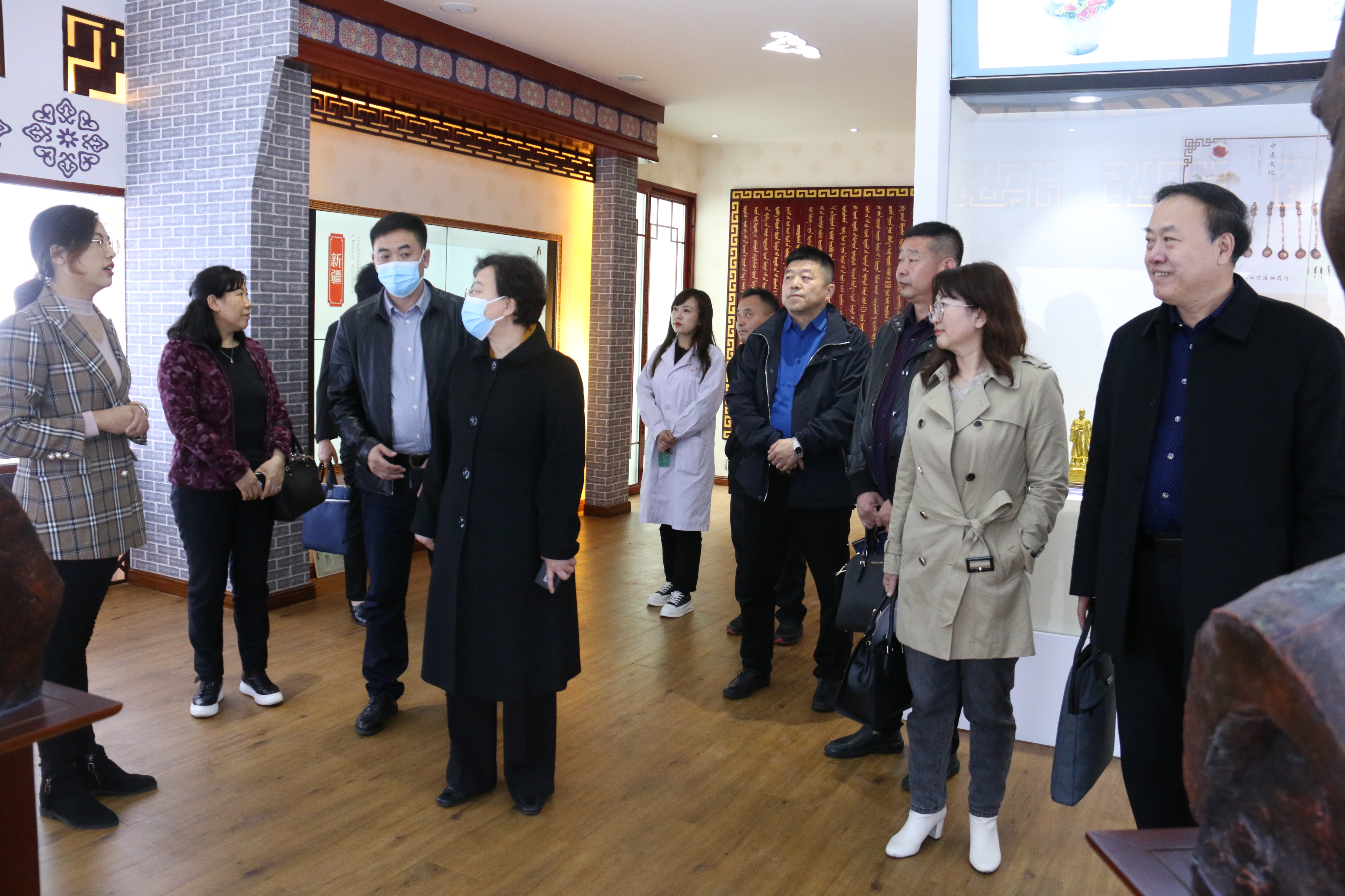 包医新闻通辽职业学院刘兰英院长一行来我校考察调研