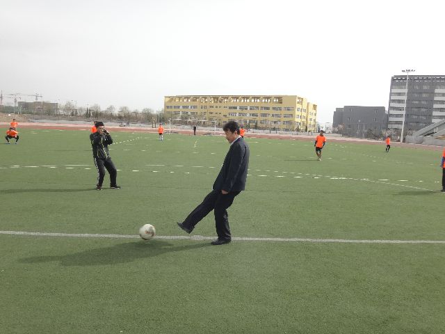 崔院长为联赛开球
