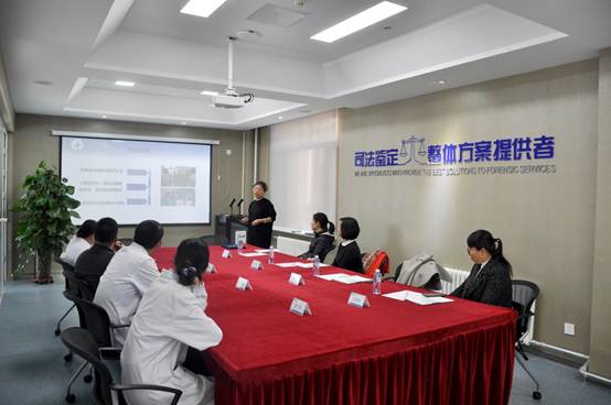 说明: E:\法医学专业\专业实习\迪安恒正\2020-10-19签约仪式照片\2020-10-19包医签约仪式照片\_DSC0069.JPG