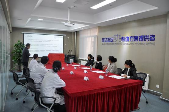 说明: E:\法医学专业\专业实习\迪安恒正\2020-10-19签约仪式照片\2020-10-19包医签约仪式照片\_DSC0051.JPG